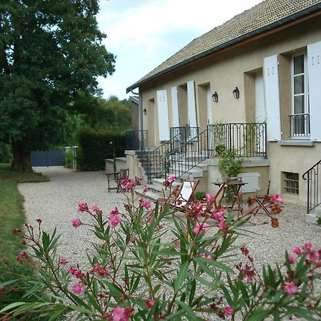 Apartamento Les Communs Du Manoir Écully Exterior foto