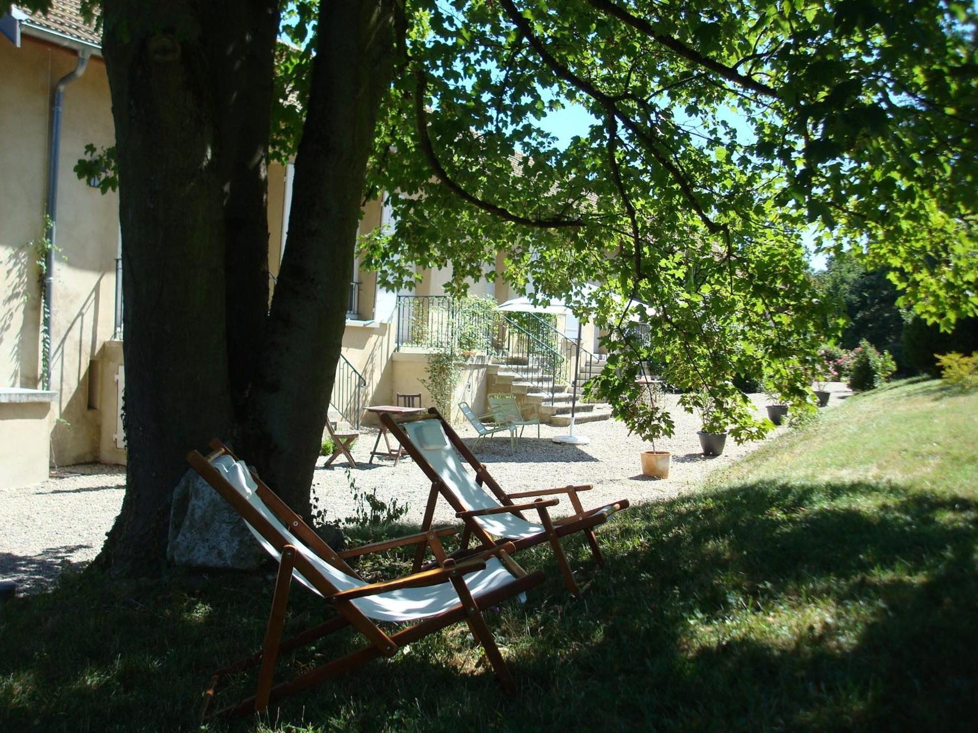 Apartamento Les Communs Du Manoir Écully Exterior foto