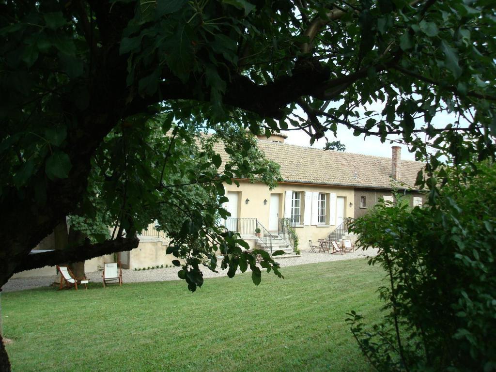 Apartamento Les Communs Du Manoir Écully Exterior foto