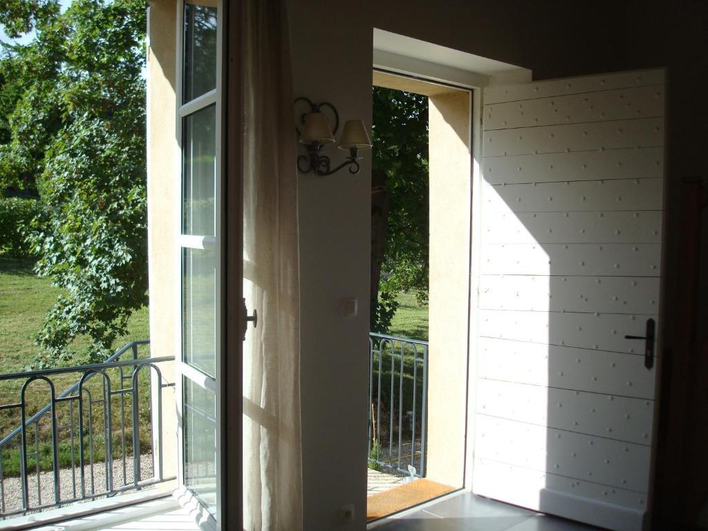 Apartamento Les Communs Du Manoir Écully Exterior foto