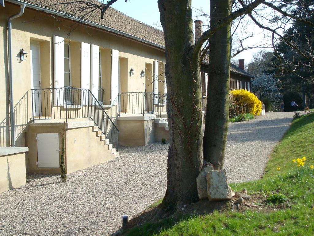 Apartamento Les Communs Du Manoir Écully Exterior foto
