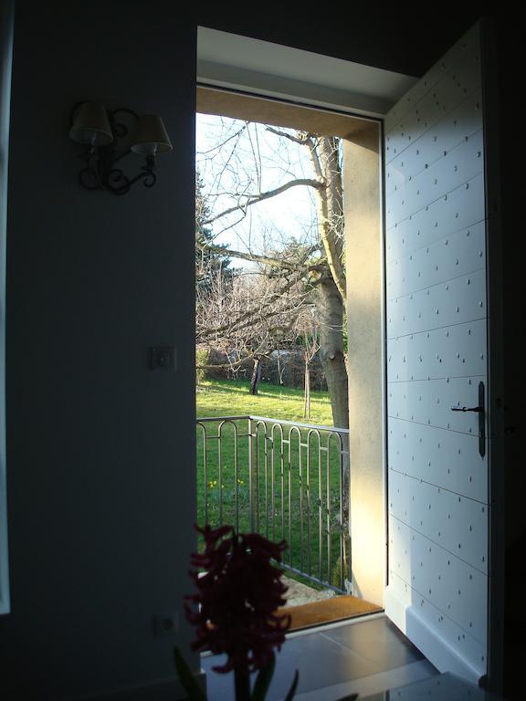 Apartamento Les Communs Du Manoir Écully Exterior foto