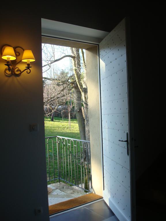 Apartamento Les Communs Du Manoir Écully Exterior foto